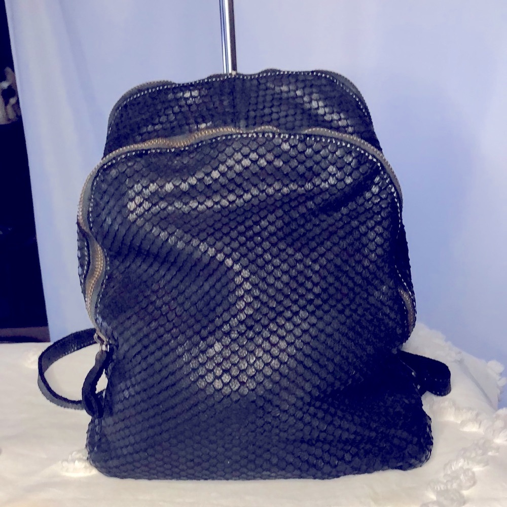 COSTANZA ROTA black Italian leather back pack. Leather adjustable straps.